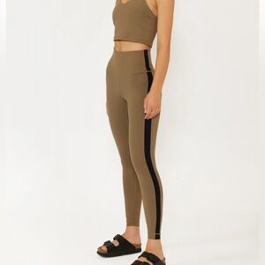 CREAM YOGA HANA 7/8 SIDE STRIPE LEGGING ARMY GREEN - size tag missing Small?